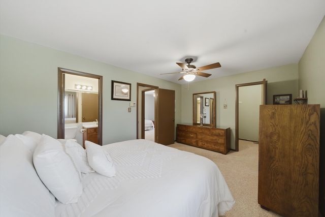 1 W Stonebridge Court 1C, Palos Hills, IL 60465