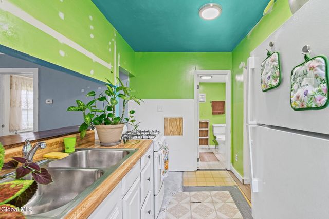 28 Lake Avenue, Nassau, NY 12123