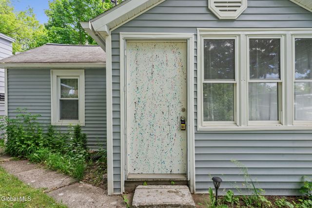 28 Lake Avenue, Nassau, NY 12123