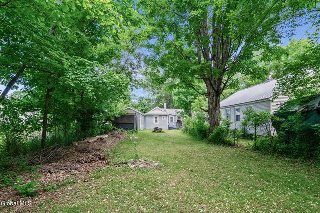 28 Lake Avenue, Nassau, NY 12123