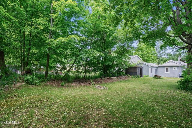 28 Lake Avenue, Nassau, NY 12123