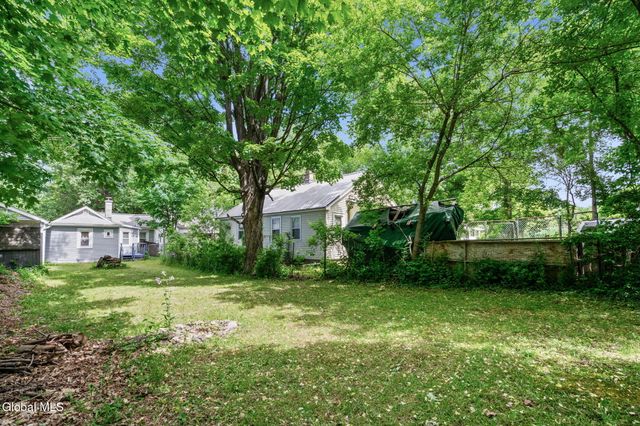 28 Lake Avenue, Nassau, NY 12123