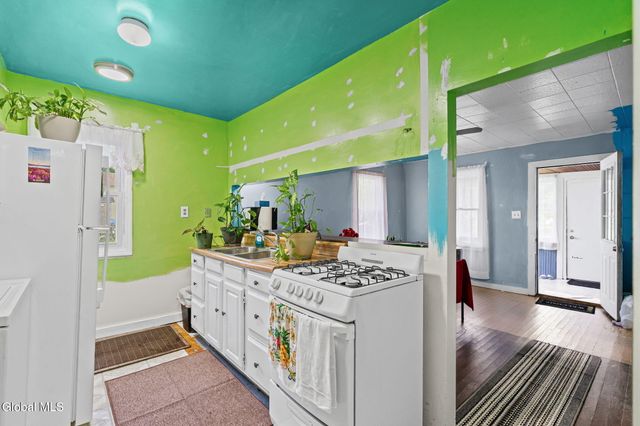 28 Lake Avenue, Nassau, NY 12123