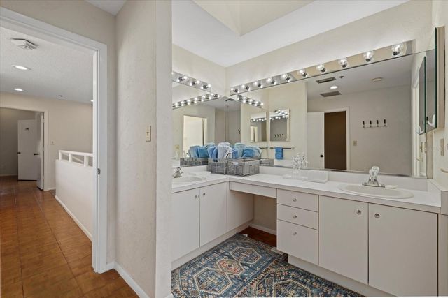 1928 HARBOURSIDE DRIVE 1402, Longboat Key, FL 34228
