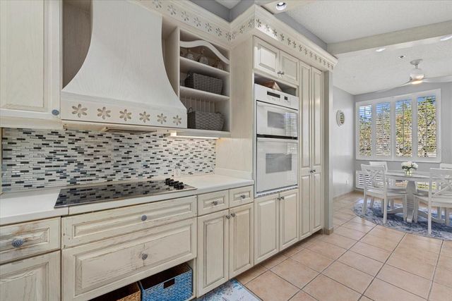 1928 HARBOURSIDE DRIVE 1402, Longboat Key, FL 34228