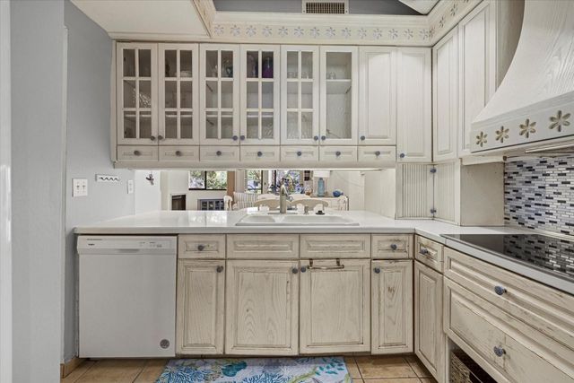 1928 HARBOURSIDE DRIVE 1402, Longboat Key, FL 34228