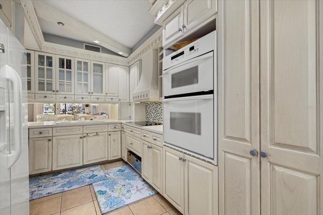 1928 HARBOURSIDE DRIVE 1402, Longboat Key, FL 34228