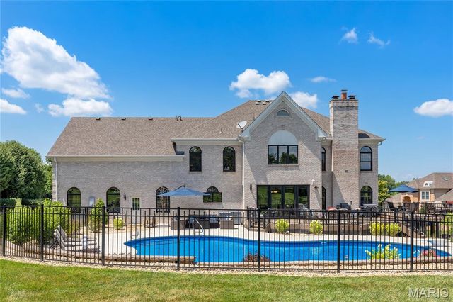 32 Rathfarnum Lane, Weldon Spring, MO 63304