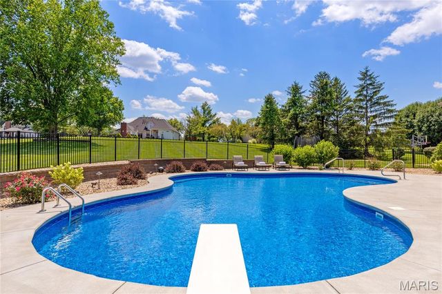 32 Rathfarnum Lane, Weldon Spring, MO 63304