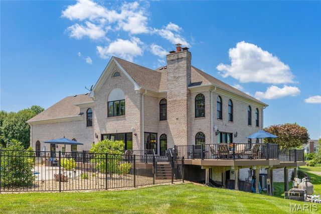 32 Rathfarnum Lane, Weldon Spring, MO 63304