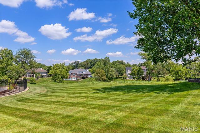 32 Rathfarnum Lane, Weldon Spring, MO 63304