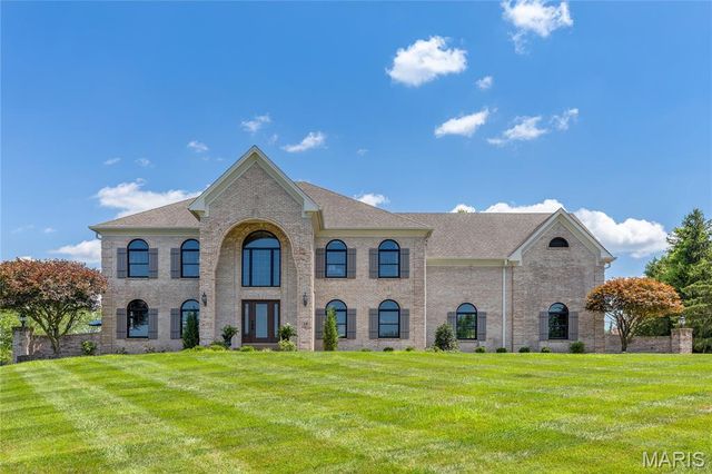 32 Rathfarnum Lane, Weldon Spring, MO 63304