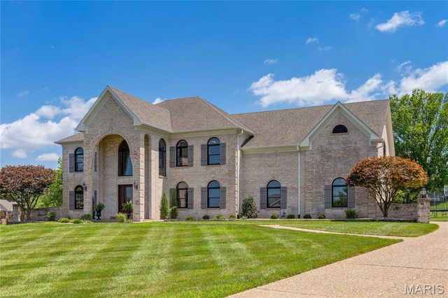 32 Rathfarnum Lane, Weldon Spring, MO 63304