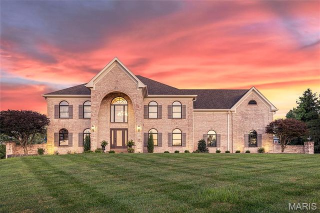 32 Rathfarnum Lane, Weldon Spring, MO 63304