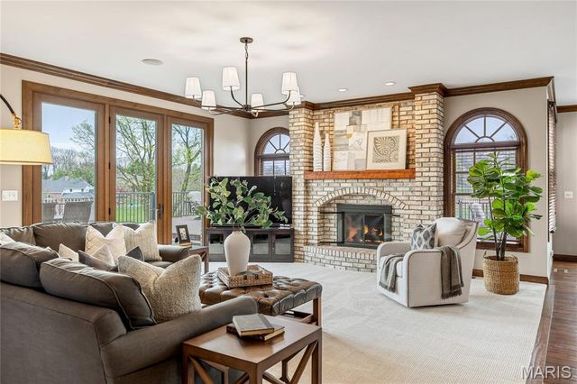 32 Rathfarnum Lane, Weldon Spring, MO 63304