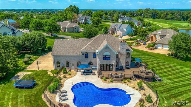 32 Rathfarnum Lane, Weldon Spring, MO 63304