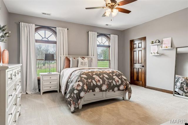 32 Rathfarnum Lane, Weldon Spring, MO 63304