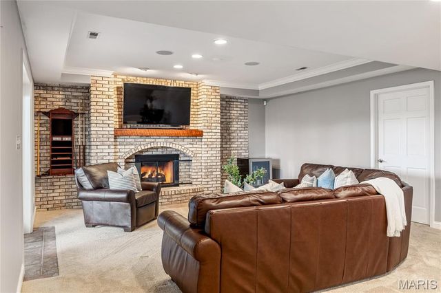 32 Rathfarnum Lane, Weldon Spring, MO 63304