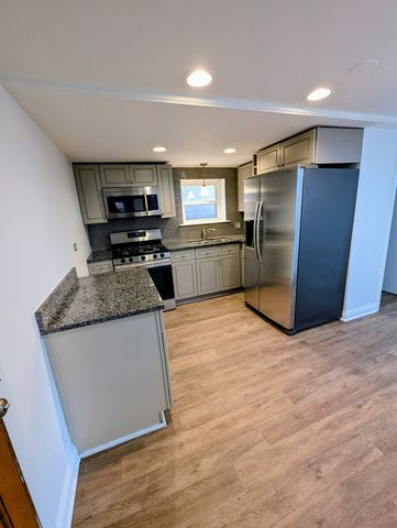 1616 N 17th Avenue G, Melrose Park, IL 60160