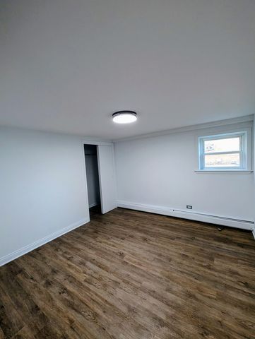 1616 N 17th Avenue G, Melrose Park, IL 60160