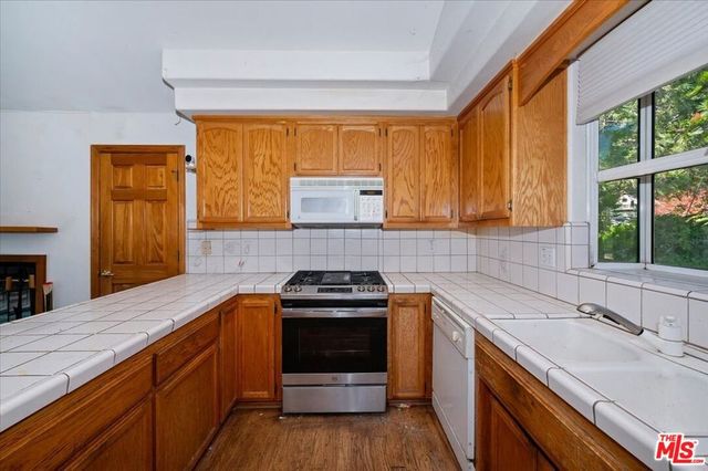 267 Davos Court, Crestline, CA 92325