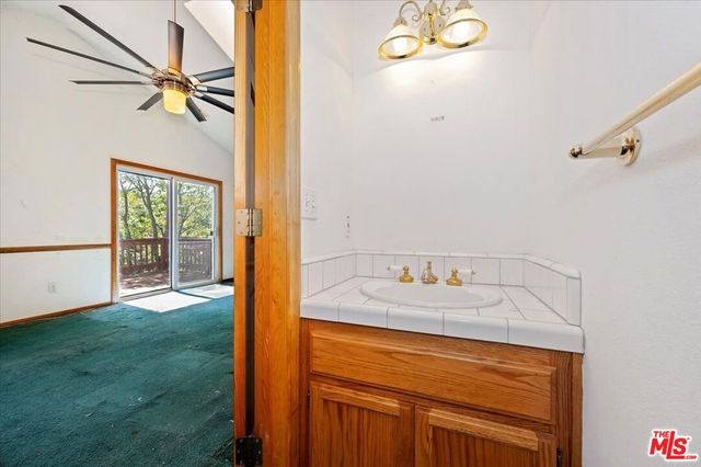 267 Davos Court, Crestline, CA 92325