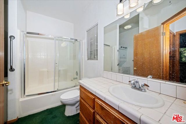 267 Davos Court, Crestline, CA 92325