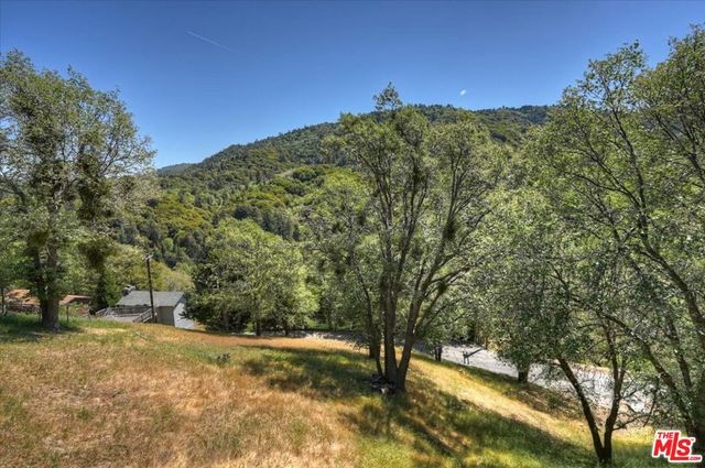 267 Davos Court, Crestline, CA 92325