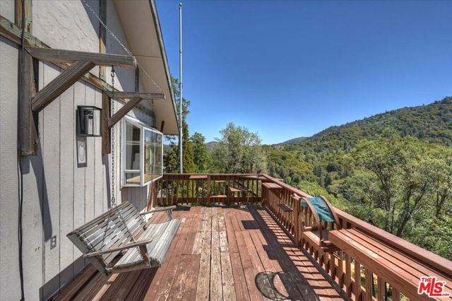 267 Davos Court, Crestline, CA 92325