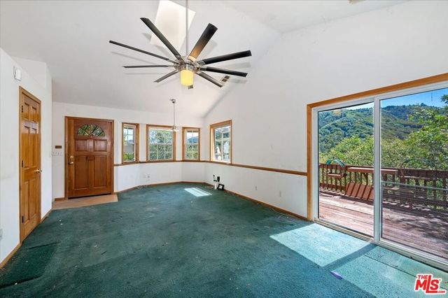 267 Davos Court, Crestline, CA 92325