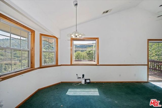267 Davos Court, Crestline, CA 92325