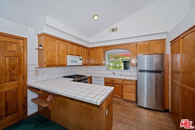 267 Davos Court, Crestline, CA 92325