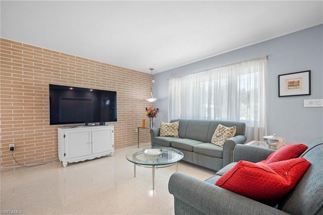 524 S Neponsit DR, Venice, FL 34293
