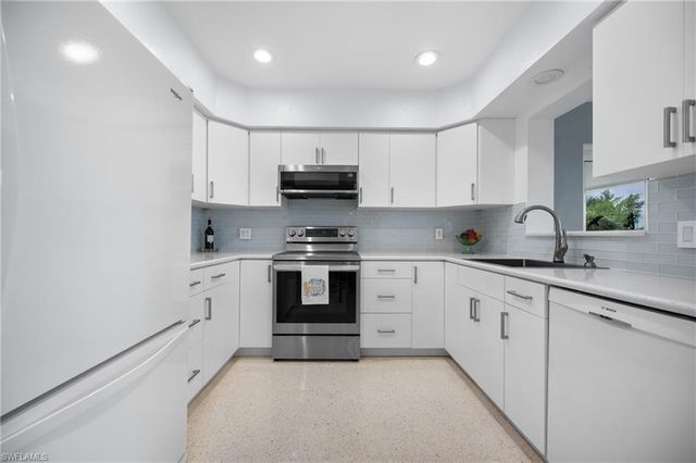 524 S Neponsit DR, Venice, FL 34293