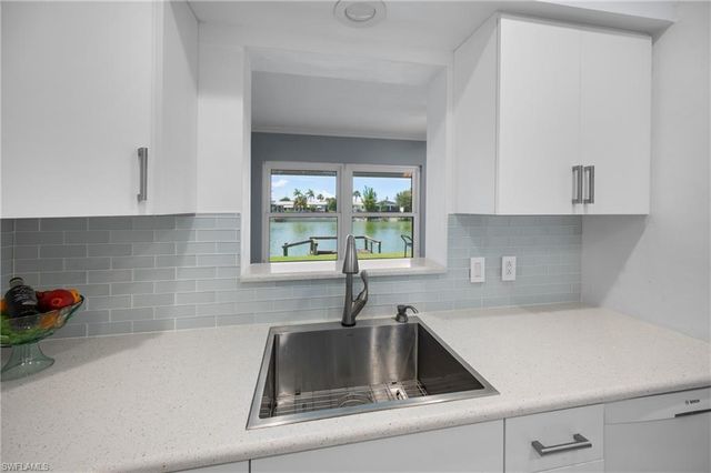 524 S Neponsit DR, Venice, FL 34293