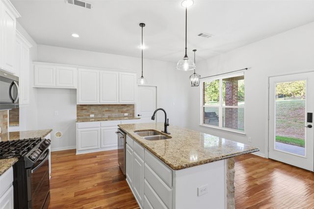 2710 Navajo Road, Corinth, TX 76210