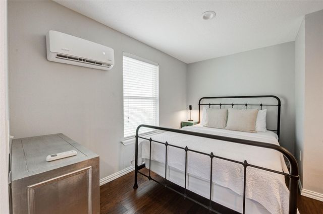 921 Kern Street, Houston, TX 77009