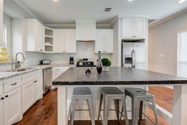 921 Kern Street, Houston, TX 77009