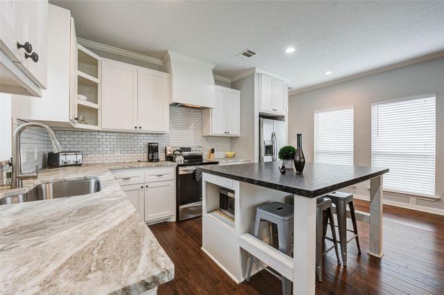 921 Kern Street, Houston, TX 77009