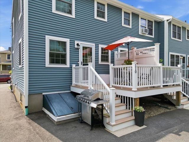 110 Hooper Rd 110, Dedham, MA 02026