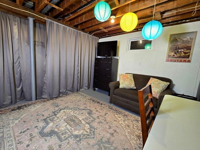 110 Hooper Rd 110, Dedham, MA 02026