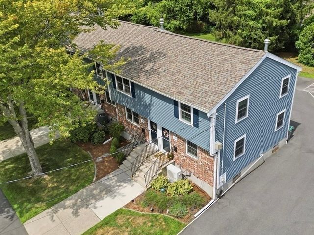110 Hooper Rd 110, Dedham, MA 02026