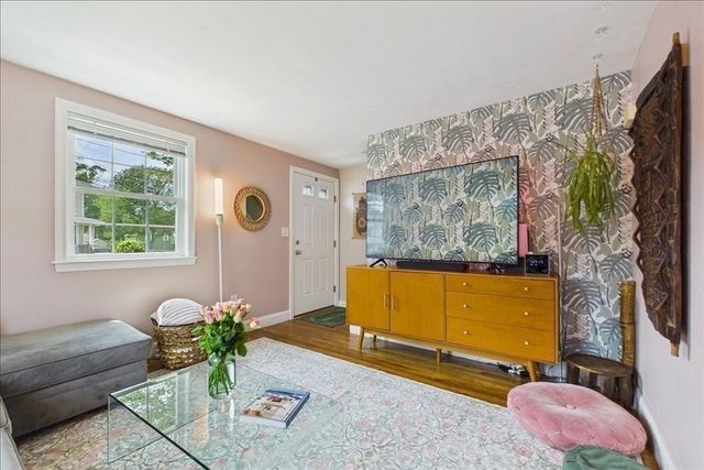 110 Hooper Rd 110, Dedham, MA 02026