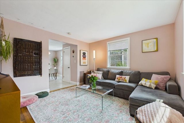 110 Hooper Rd 110, Dedham, MA 02026