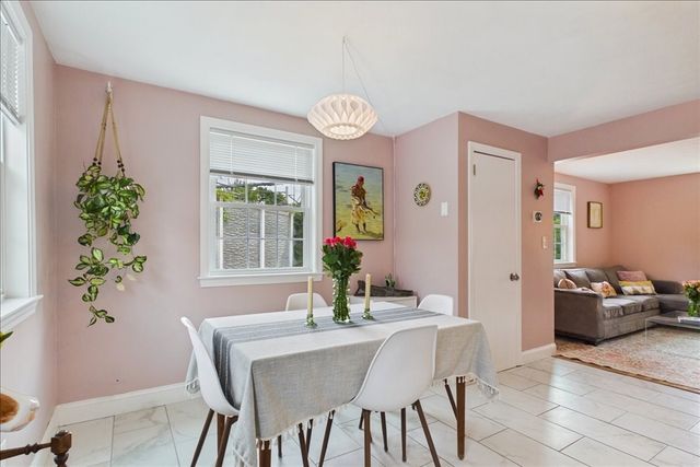 110 Hooper Rd 110, Dedham, MA 02026