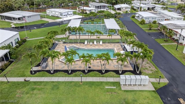 26 Enchanting BLVD, Naples, FL 34112