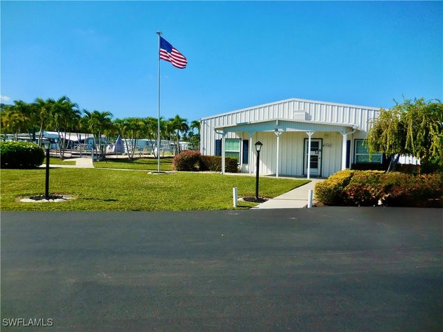 26 Enchanting BLVD, Naples, FL 34112