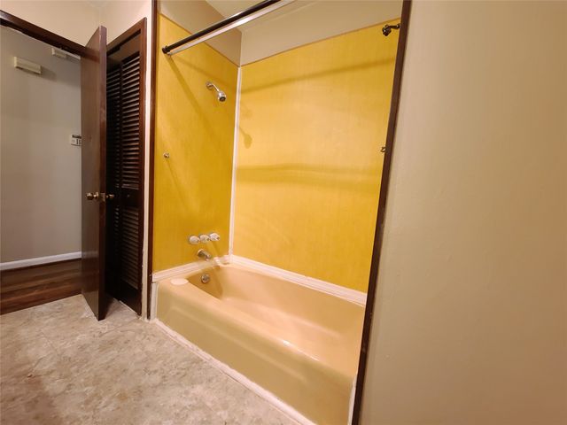 9867 Carnegie Place, Dallas, TX 75228