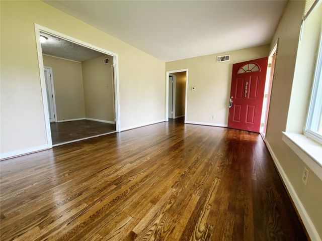 9867 Carnegie Place, Dallas, TX 75228