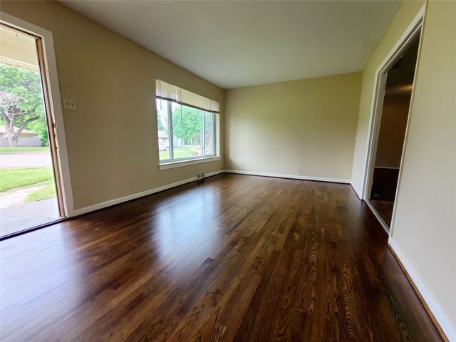 9867 Carnegie Place, Dallas, TX 75228